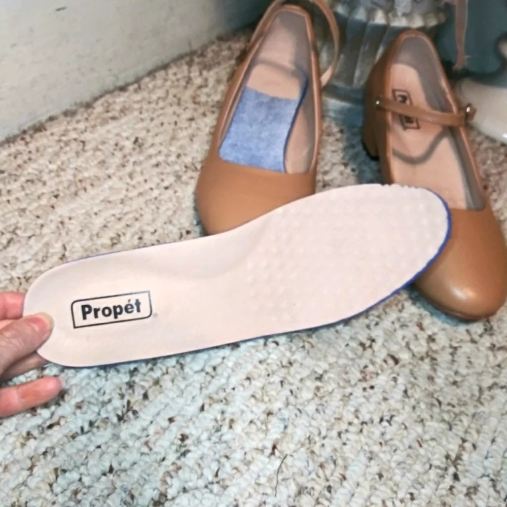 Propet Zuri (WDX004L) Oyster Swivel Strap Leather Mary Jane Wide Width Pumps - Picture 7 of 10